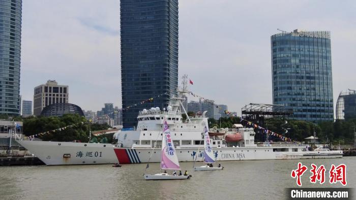 海事巡航救助船“海巡01”輪?？繃痛a頭，向公眾免費開放?！≈烨镬戆?攝