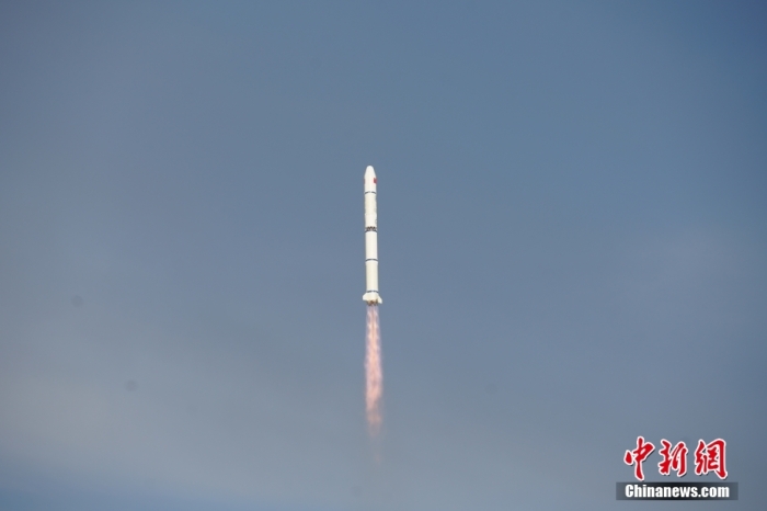北京時間2023年8月9日6時53分，我國在太原衛(wèi)星發(fā)射中心使用長征二號丙運載火箭，成功將環(huán)境減災(zāi)二號06星發(fā)射升空，衛(wèi)星順利送入預(yù)定軌道，發(fā)射任務(wù)獲得圓滿成功。此次任務(wù)是長征系列運載火箭第482次飛行。馮陽 攝
