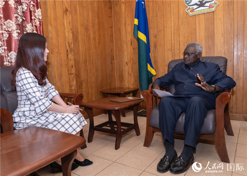 2023年9月14日，所羅門群島總理梅納西·索加瓦雷在首都霍尼亞拉接受人民網(wǎng)記者專訪。人民網(wǎng) 賀吉攝