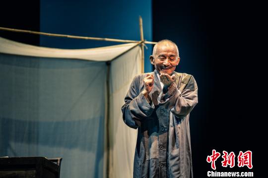 游本昌《弘一法師·最后之勝利》劇照。游思涵 攝