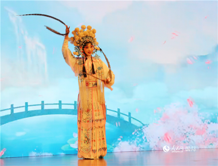 四川省成都市川劇研究院帶來了精彩的川劇演出。人民網(wǎng)記者 李志偉攝