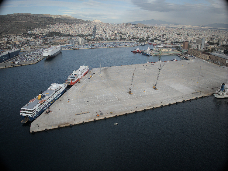 赫拉克萊烏斯?jié)L裝碼頭全景。比雷埃夫斯港港務局供圖