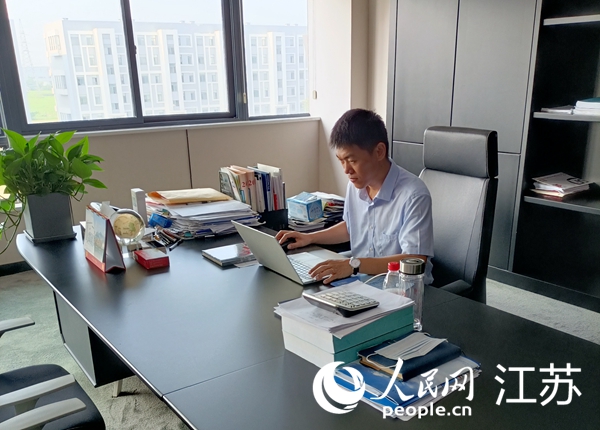 江蘇海安市2021年引進的高端人才朱涼偉博士。人民網(wǎng)記者 王繼亮攝