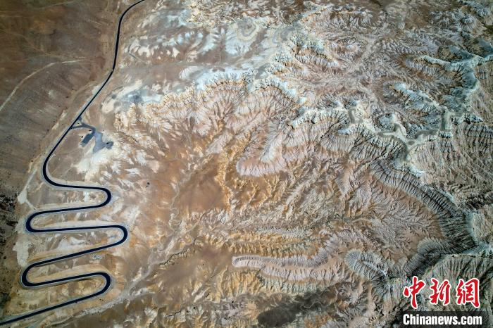 4月5日，西藏阿里札達(dá)土林。(無人機(jī)照片) 李林 攝