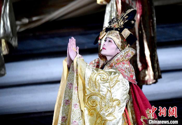 3月17日，西藏拉薩，《文成公主》大型史詩(shī)劇演出現(xiàn)場(chǎng)?！±盍?攝