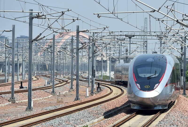 2022年6月20日，濟(jì)鄭高鐵鄭州首發(fā)G9206次列車駛出鄭州東站。