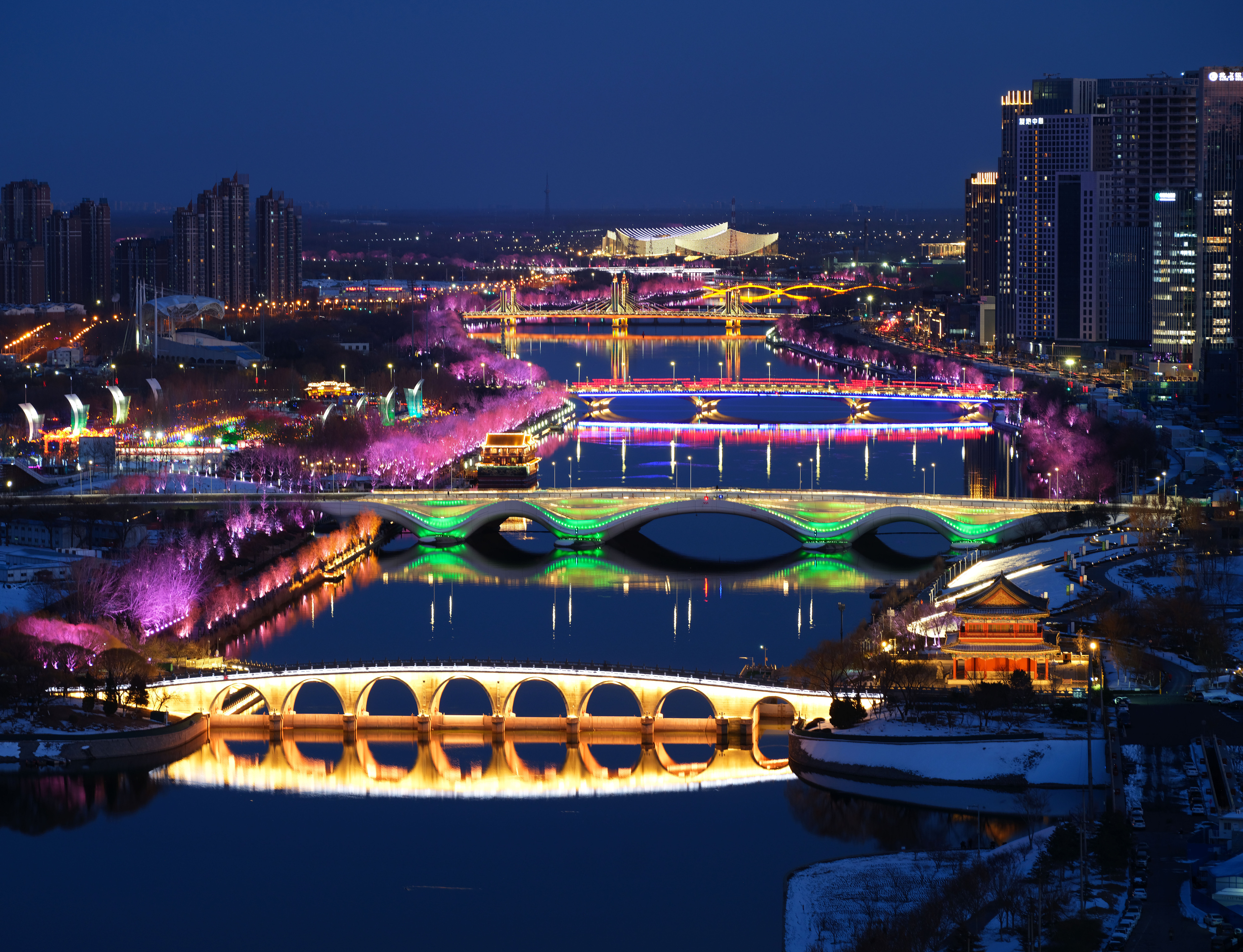 2024年2月22日，京杭大運河北京通州段夜景。