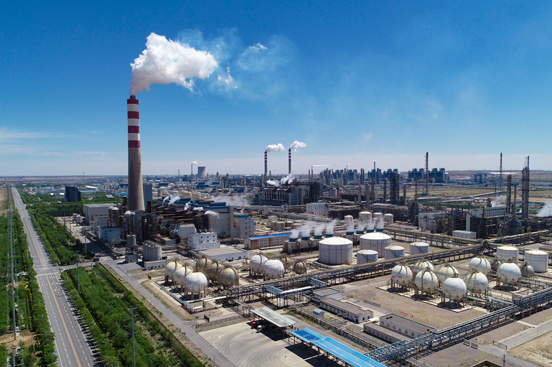 2021年5月16日拍攝的寧夏寧東能源化工基地。