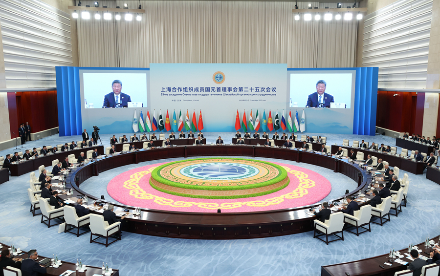 9月1日上午，上海合作組織成員國元首理事會第二十五次會議在天津梅江會展中心舉行。中國國家主席習(xí)近平主持會議并發(fā)表題為《牢記初心使命　開創(chuàng)美好未來》的重要講話。