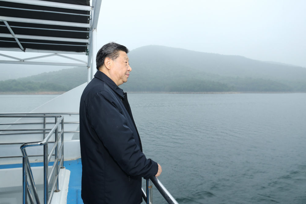 2021年5月13日下午，習(xí)近平總書記在河南南陽乘船考察丹江口水庫。