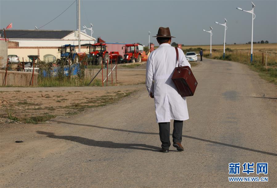 (圖文互動(dòng))(7)村醫(yī)斗拉加的堅(jiān)守