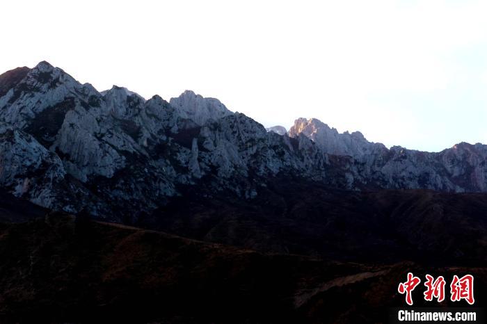 青海洮河源國家濕地公園:奇峰聳立水草豐美