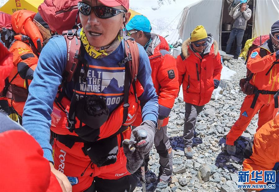 (2020珠峰高程測(cè)量)(6)2020珠峰高程測(cè)量登山隊(duì)沖頂組再出發(fā)