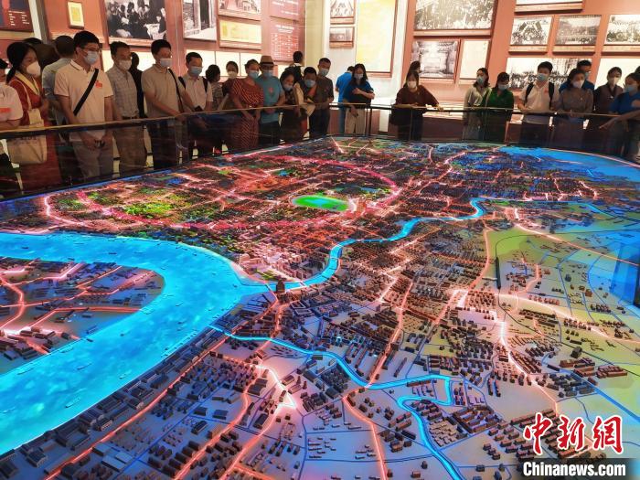 日喀則文化與旅游管理工作者上?！叭〗?jīng)”領(lǐng)悟生態(tài)旅游內(nèi)涵