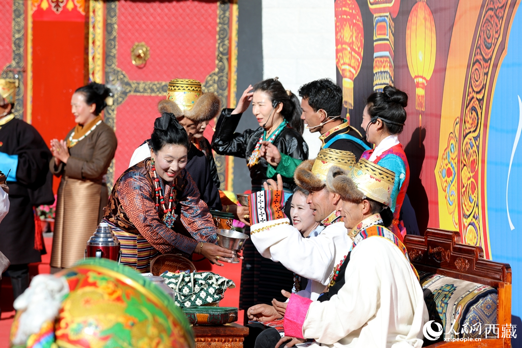 雅礱“村晚”鬧新春。人民網(wǎng)記者 吳雨仁攝