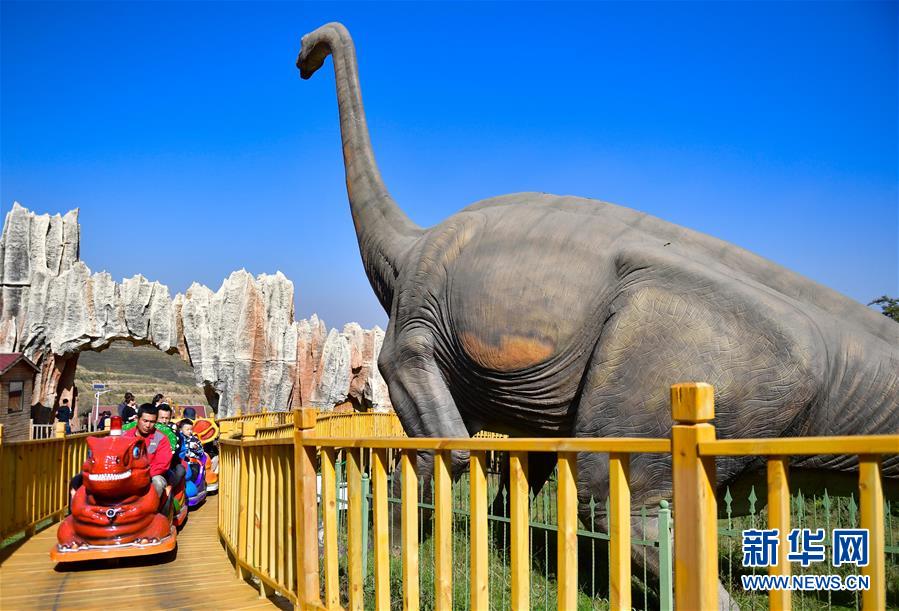 （全面建成小康社會“百城千縣萬村調(diào)研行”·圖文互動）（5）青?？柎澹骸肮夤鞔濉钡娜A麗轉(zhuǎn)身