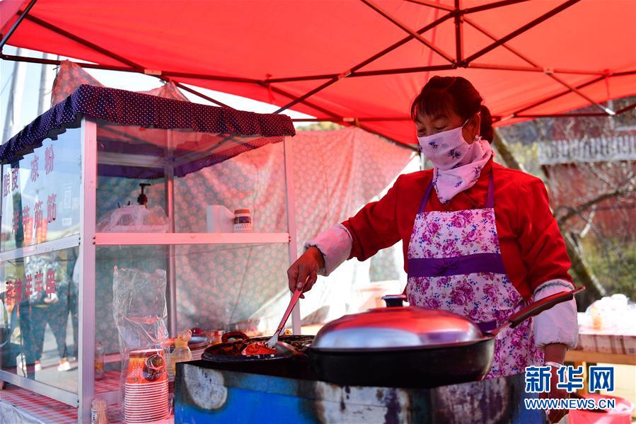 （全面建成小康社會(huì)“百城千縣萬村調(diào)研行”·圖文互動(dòng)）（6）青?？柎澹骸肮夤鞔濉钡娜A麗轉(zhuǎn)身