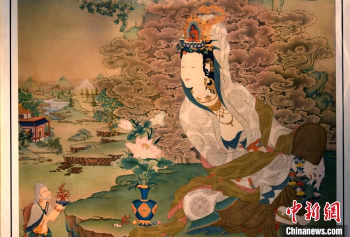 圖為5月16日，展覽中新創(chuàng)唐卡作品《靜息觀音》(局部)。　李林 攝