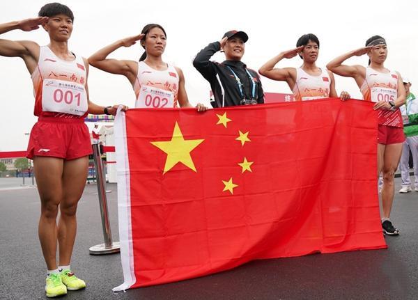 人民日報(bào)評軍運(yùn)會中國隊(duì)表現(xiàn)：信念最可貴 精神最動人