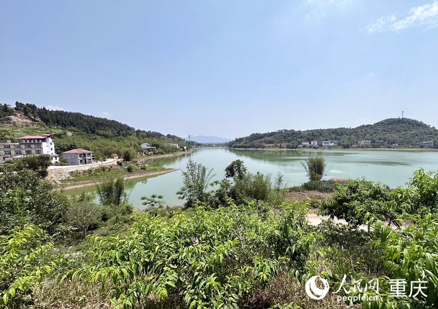 龍湖村以橋亭湖周邊為核心發(fā)展旅游產(chǎn)業(yè)。人民網(wǎng)記者 劉政寧攝