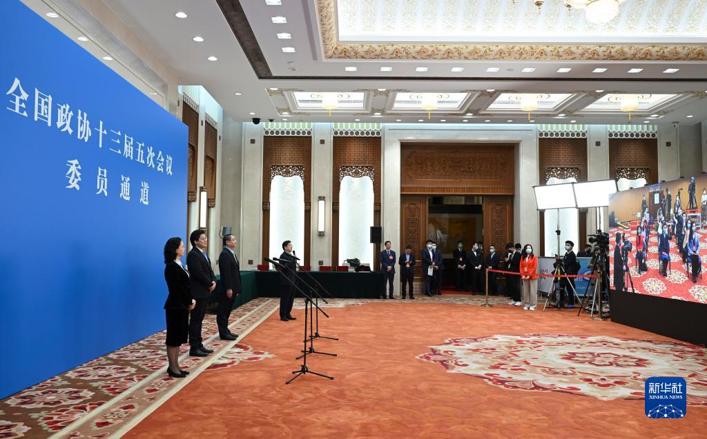 聚焦兩會(huì)“委員通道”