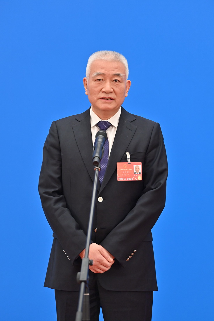 這是科學(xué)技術(shù)部部長王志剛通過網(wǎng)絡(luò)視頻方式接受采訪。新華社記者 李鑫 攝